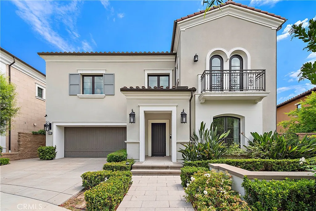 4 bed, 4.5 bath, 5254 sqft, $15,500 — Photo 1