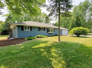 N78W15781 Bradley Cir, Menomonee Falls, WI 53051