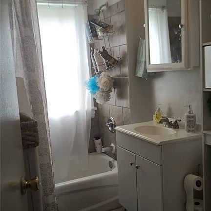 3rd image of 3440 E 145th St