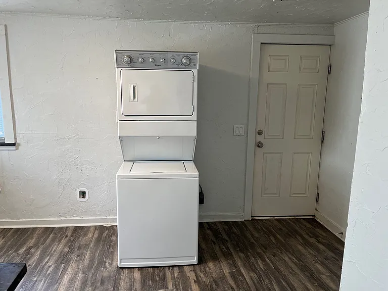 2912 N Independence Ave — Photo 14