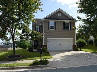 902 Redland Dr, Mc Leansville, NC 27301