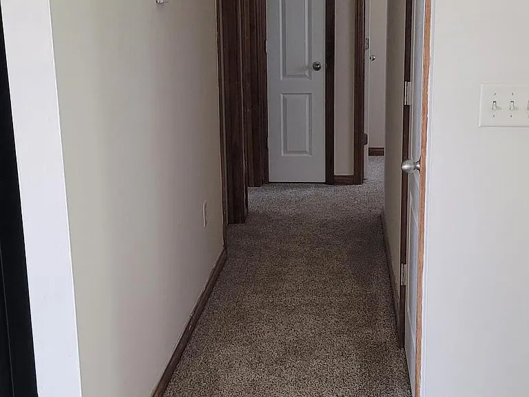 586 Astoria Ct — Photo 7