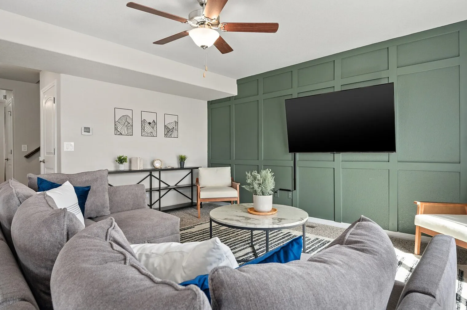 4 bed, 2.0 bath, 3498 sqft, $3,084 — Photo 3