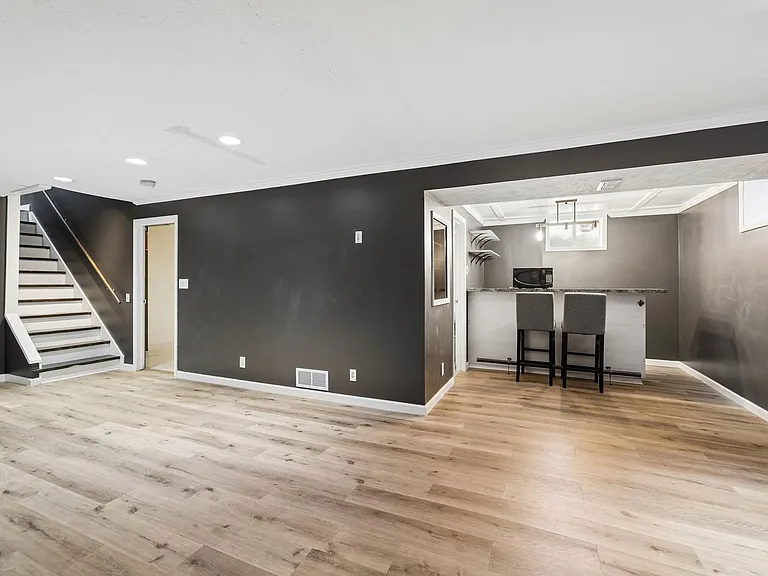 1632 Dodge St — Photo 13