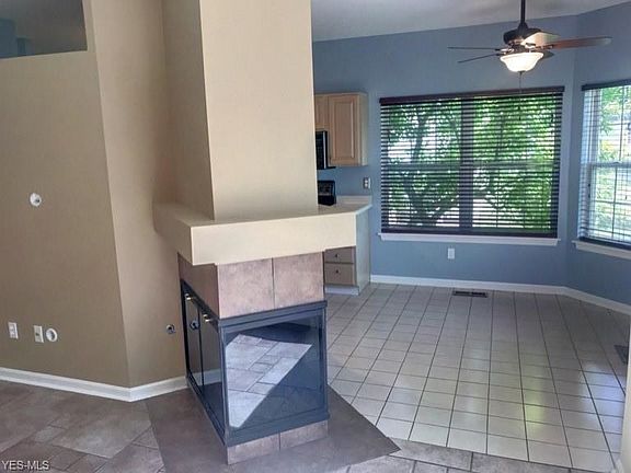3rd image of 276 Vista Cir #18C
