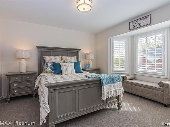 3rd image of 3529 Bay Harbor Dr