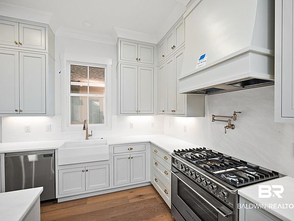 4th image of 852 Geranium Dr
