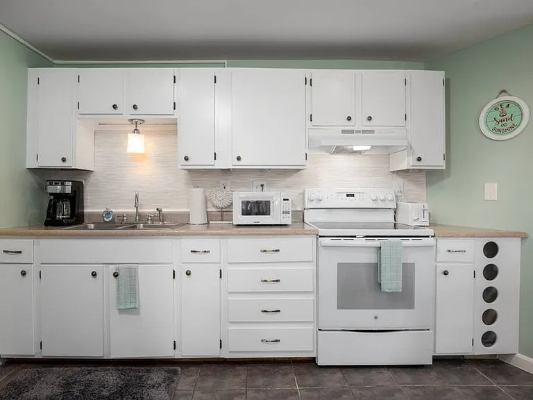 17 Tunis Ave #17 — Photo 2