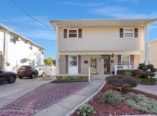 564 New Dorp Ln, Staten Island, NY 10306