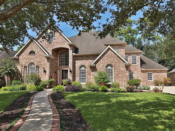 This custom home was built in 2001 and renovated from top to bottom in 2018-2020 including 3 new Carrier zoned AC units.