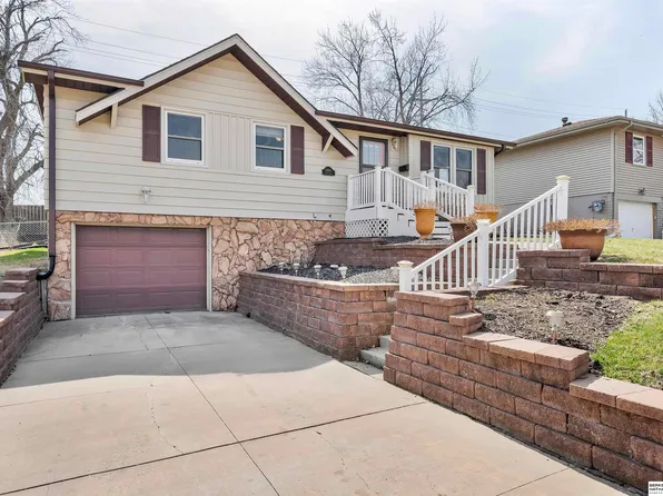 13959 Weir St, Omaha, NE 68137