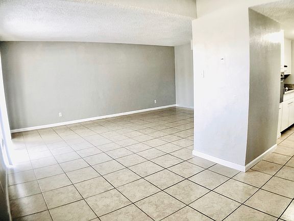 4th image of 2320 E 21st St Unit 303