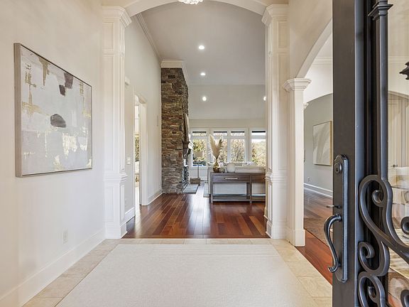 5th image of 713 Pendragon Ct