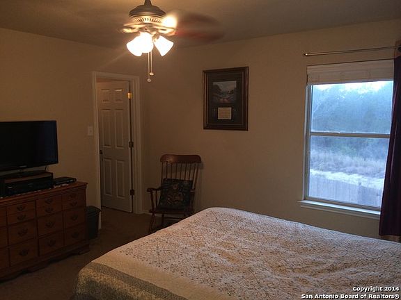 3rd image of 501 Foxford Run Dr