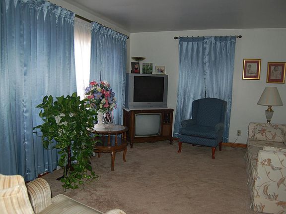 5th image of 3316 Blanton Ln