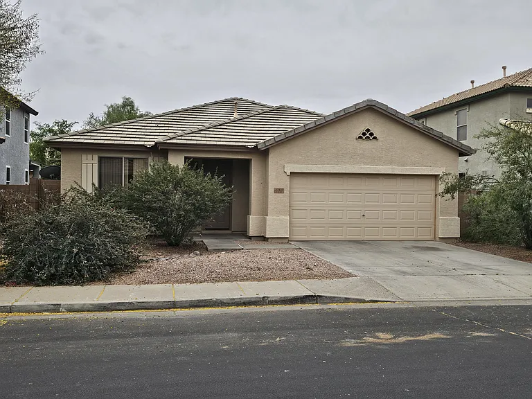 12247 W Grant St — Photo 1