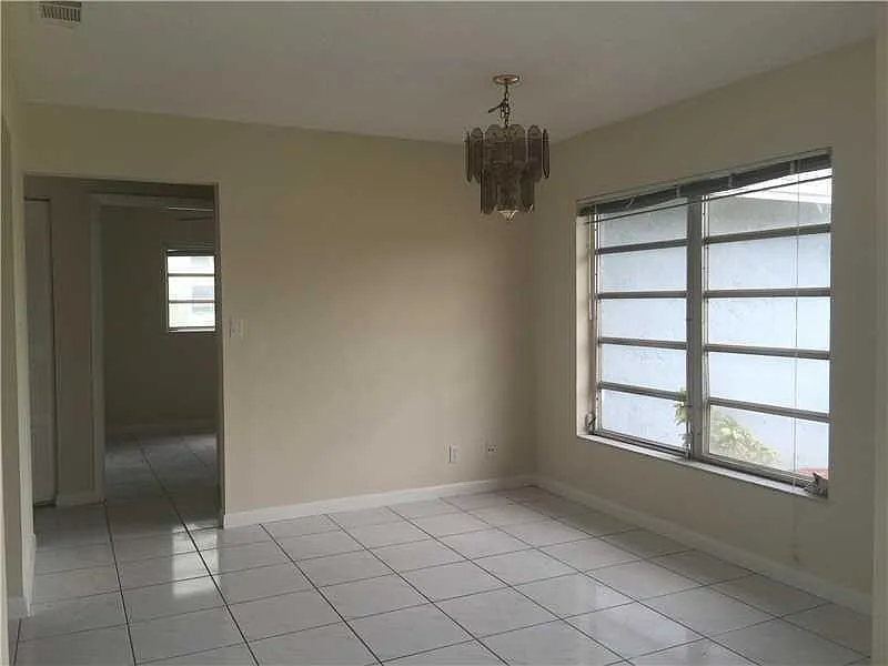 4 bed, 2.0 bath, 1568 sqft, $3,000 — Photo 4