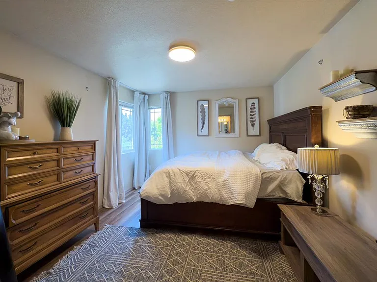 9306 N Mountain Ln — Photo 10