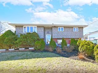 108 Wicks Rd, Commack, NY 11725