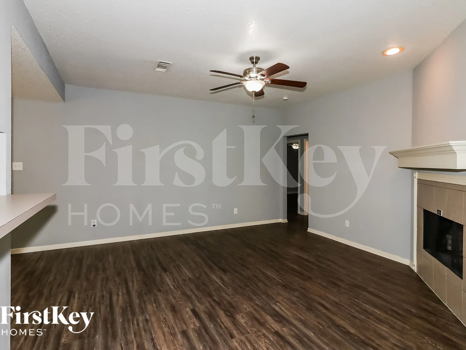 3 bed, 2.0 bath, 1399 sqft, $2,000 — Photo 3