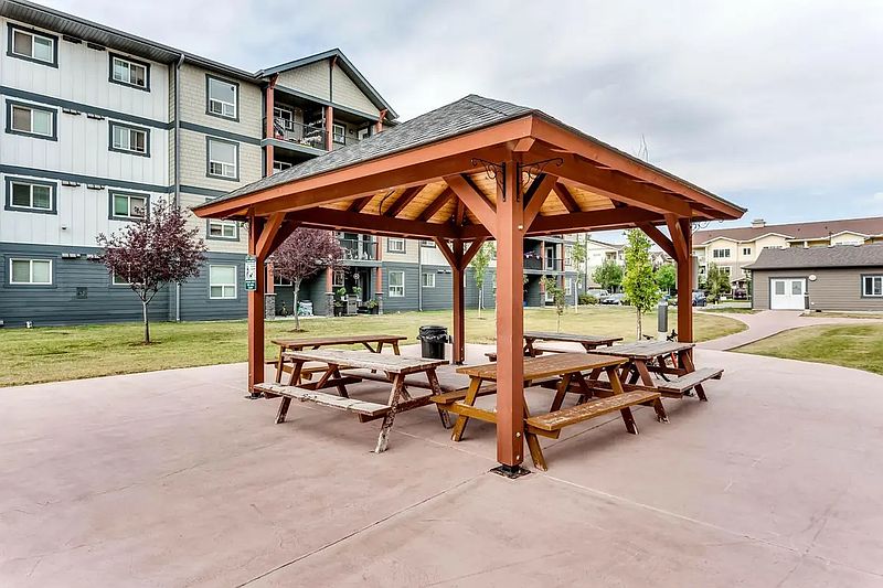 Airdrie Apartment for rent - 2 Bedrooms — photo 5