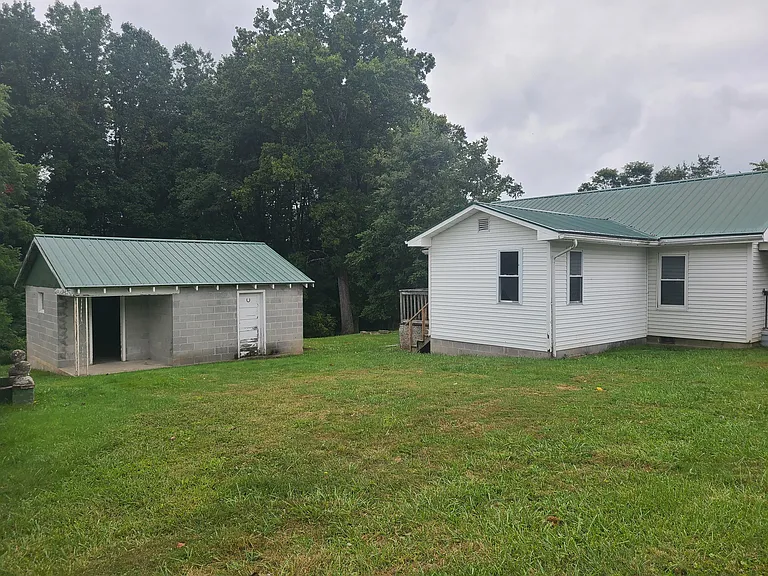 140 Mullens St — Photo 32