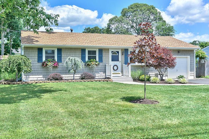 1st image of 120 Mount Ln