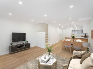 180 Mississauga Valley Blvd #30, Mississauga, ON L5A3M2