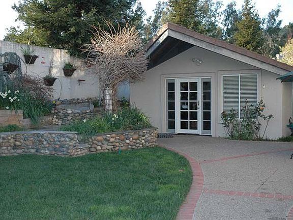 office / in-law unit in back