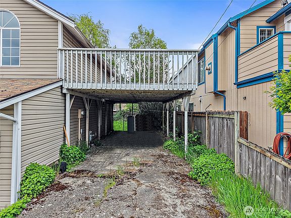 2nd image of 1100 SW 3rd Place