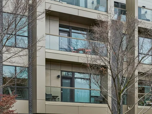 1305 W Diversey Pkwy #2, Chicago, IL 60614