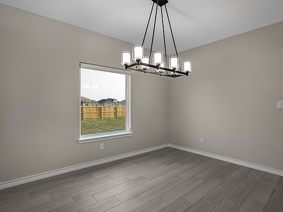 4th image of 107 Brooks Cir