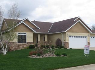 715 Prairie View Dr, Carroll, IA 51401