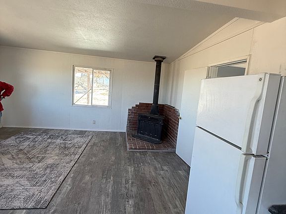 4th image of 1160 Gibraltar Ave