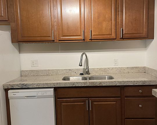 3rd image of 335 W Archard Ave