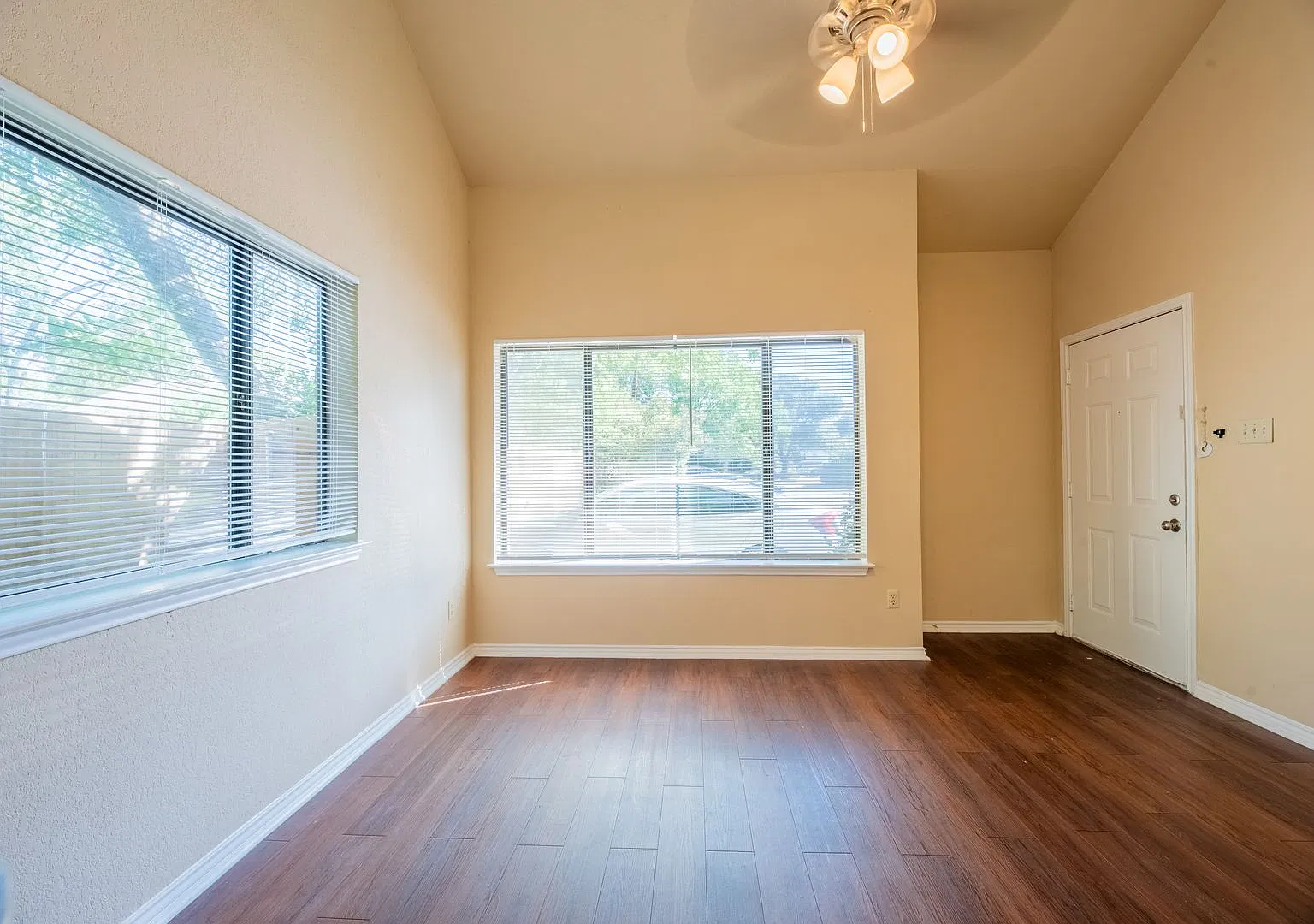 601 Nelray Blvd #10 — Photo 3
