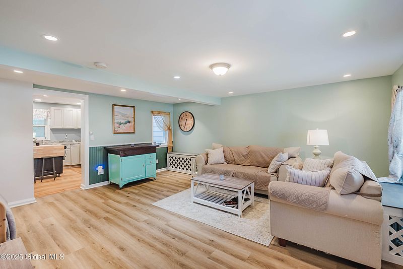 3rd image of 796 5th Avenue