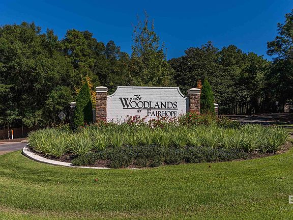 3rd image of 102 Wedgewood Cir #4