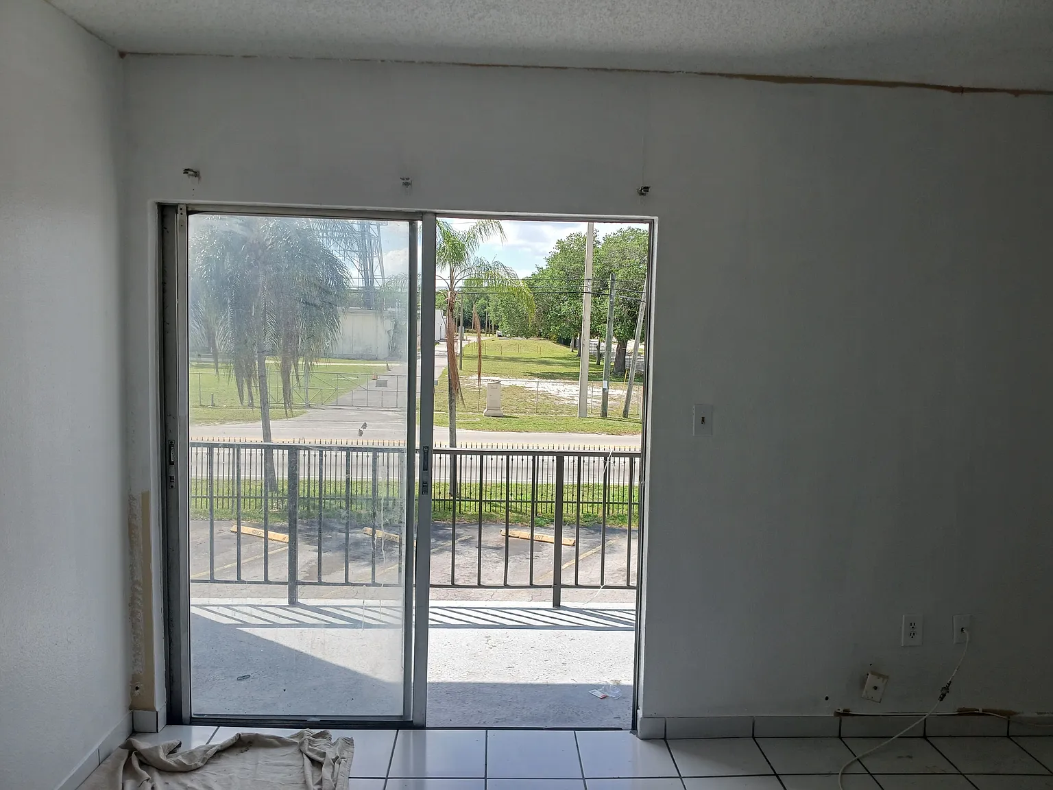2 bed, 860 sqft, $1,725 — Photo 3