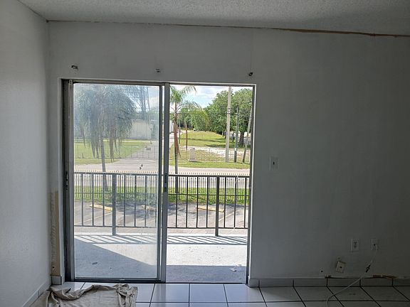 3rd image of 5100 SW 41st St APT 202