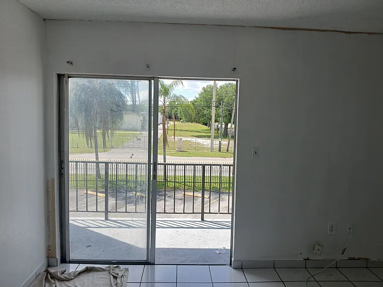 5100 SW 41st St #202 — Photo 3