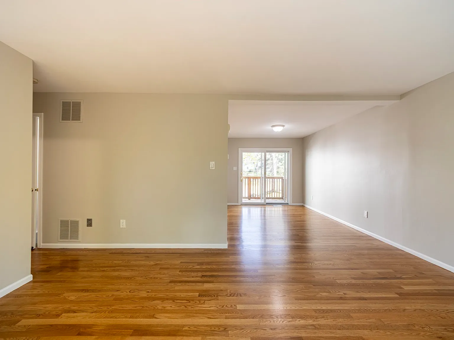 2 bed, 2.5 bath, 1652 sqft, $2,800 — Photo 4