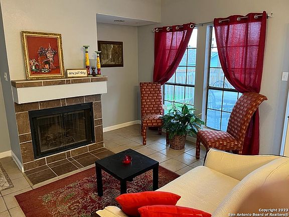 4th image of 6100 Woodlake Pkwy #601