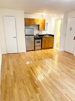 Rented by Waverly Realty Associates | media 9