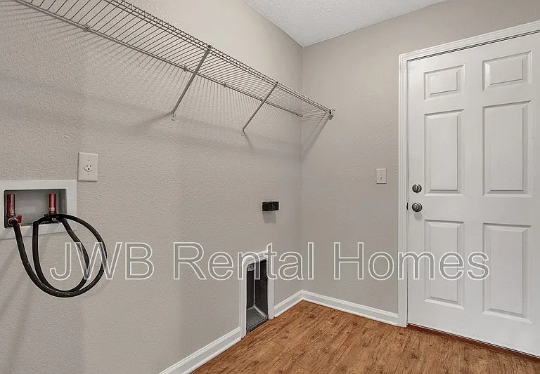 10351 Pinehurst Dr — Photo 15