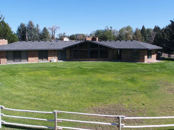 2425 W Main St, Riverton, WY 82501