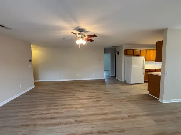 5 Midway Plaza Dr NW #C, Christiansburg, VA 24073