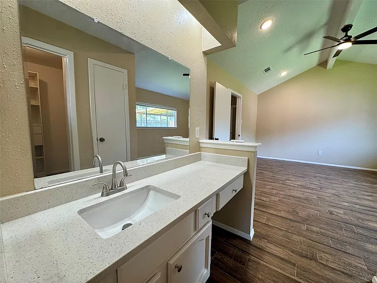 9831 Shell Rock Rd — Photo 24
