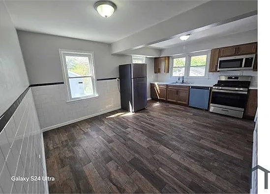 401 Millman Dr — Photo 3