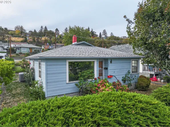 722.5 E 13th St, The Dalles, OR 97058